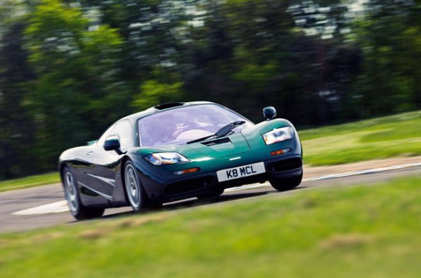 Най-великият суперавтомобил, произвеждан във Великобритания. Премести глобалните граници на производителността на пътните автомобили по-далеч и по-бързо от всеки друг. Търговски провал, когато беше нов, отчасти и заради недостатъчно успехи на пистата. Но с времето придоби статута на истинска автомобилна легенда, и днес струва болезнено огромни суми.